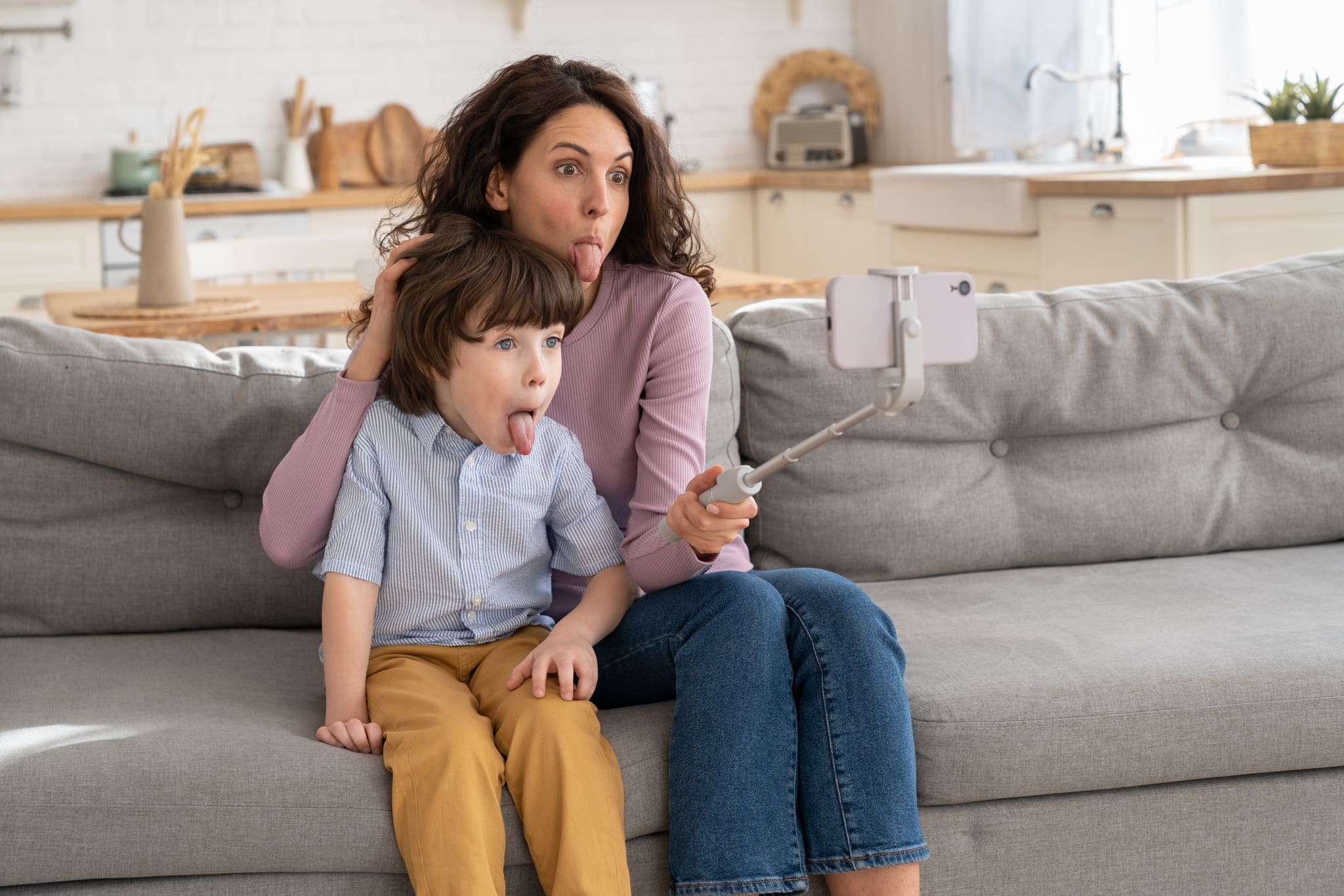 7 sanity-saving tips to navigate the pandemic as a single mom